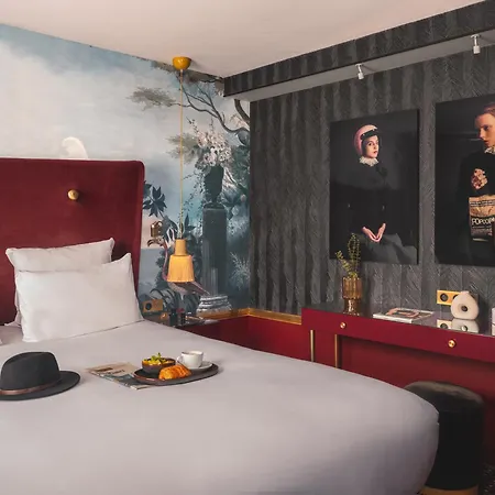 Snob Hotel-2